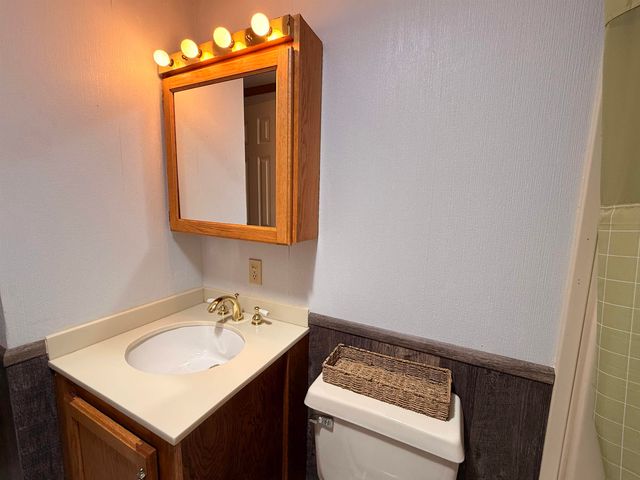 18 Lindy Road, Vernon, VT 05354
