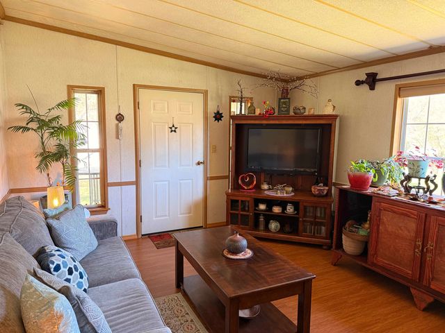 18 Lindy Road, Vernon, VT 05354