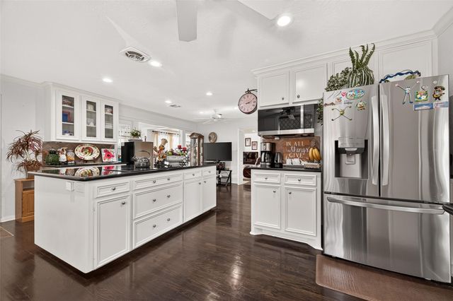 1914 Wagon Gap Trail, Houston, TX 77090