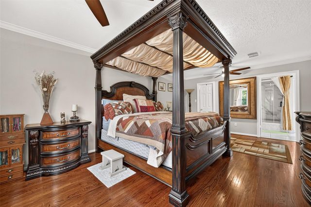 1914 Wagon Gap Trail, Houston, TX 77090