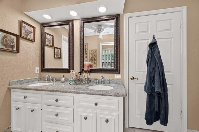 1914 Wagon Gap Trail, Houston, TX 77090