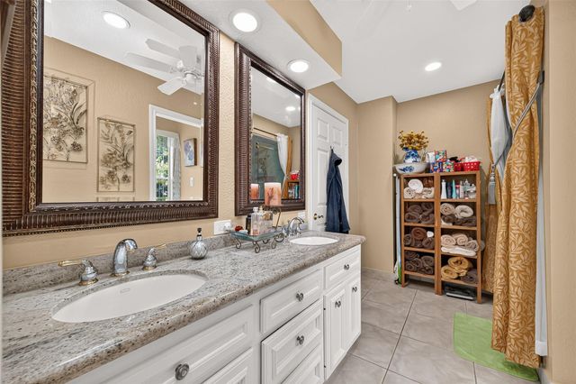 1914 Wagon Gap Trail, Houston, TX 77090