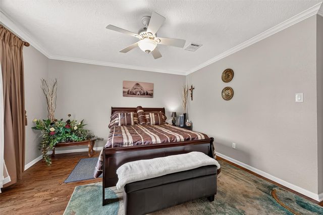 1914 Wagon Gap Trail, Houston, TX 77090