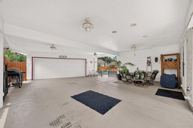 1914 Wagon Gap Trail, Houston, TX 77090