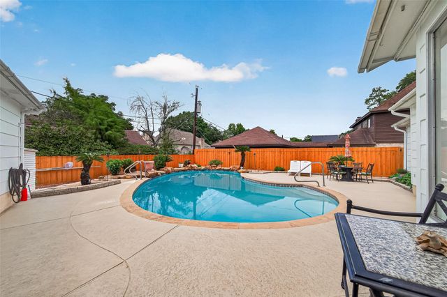 1914 Wagon Gap Trail, Houston, TX 77090