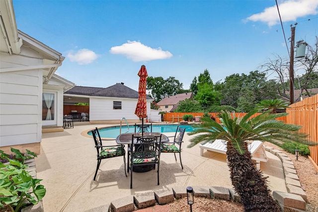 1914 Wagon Gap Trail, Houston, TX 77090