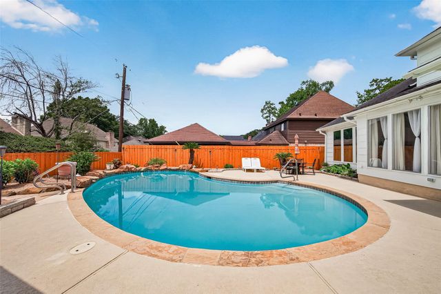 1914 Wagon Gap Trail, Houston, TX 77090