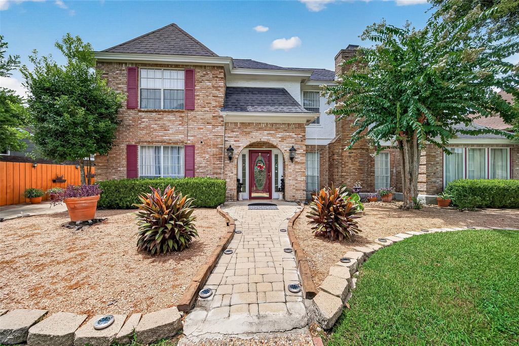 1914 Wagon Gap Trail, Houston, TX 77090
