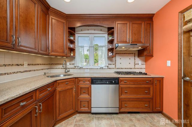 230 Jones Place, Rahway, NJ 07065