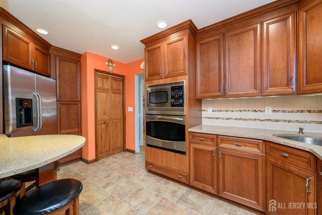 230 Jones Place, Rahway, NJ 07065