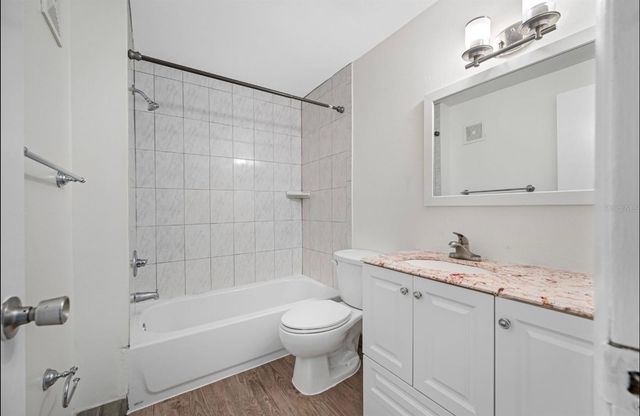 3211 W DE LEON STREET, Tampa, FL 33609