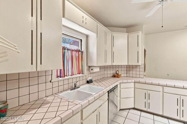 2040 E Hawthorne Street, Tucson, AZ 85719