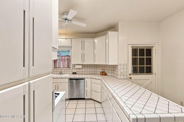 2040 E Hawthorne Street, Tucson, AZ 85719