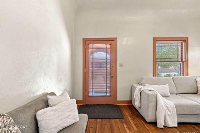 2040 E Hawthorne Street, Tucson, AZ 85719