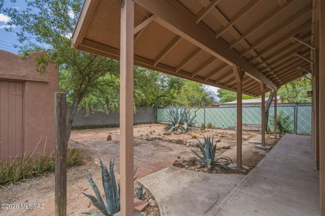 2040 E Hawthorne Street, Tucson, AZ 85719
