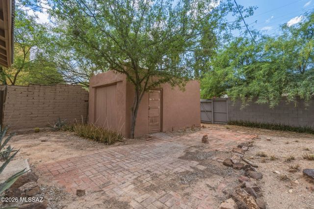 2040 E Hawthorne Street, Tucson, AZ 85719