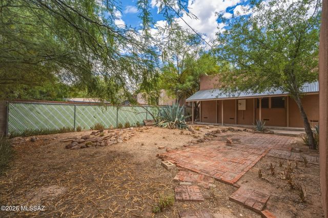2040 E Hawthorne Street, Tucson, AZ 85719