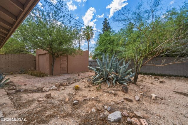2040 E Hawthorne Street, Tucson, AZ 85719