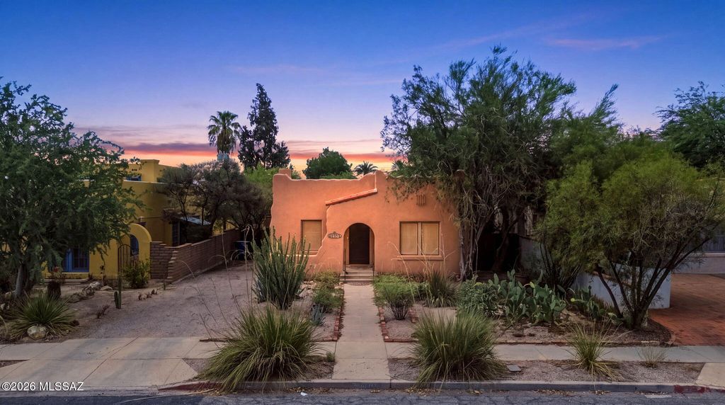 2040 E Hawthorne Street, Tucson, AZ 85719
