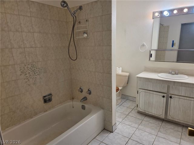 7725 Genzer Drive, Las Vegas, NV 89145