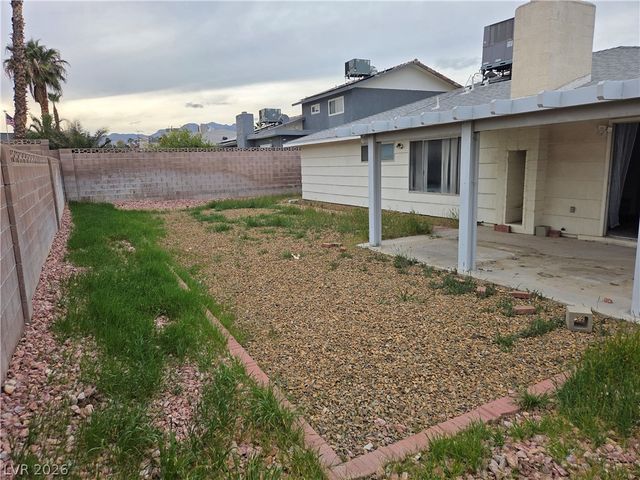 7725 Genzer Drive, Las Vegas, NV 89145