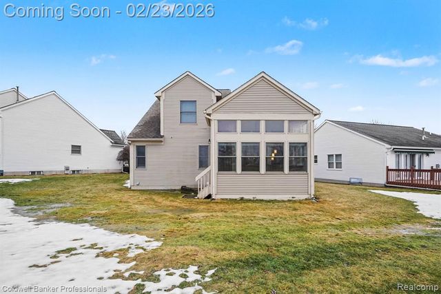 625 Rolling Hills Lane, Lapeer, MI 48446