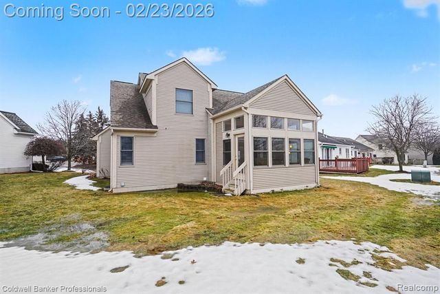 625 Rolling Hills Lane, Lapeer, MI 48446