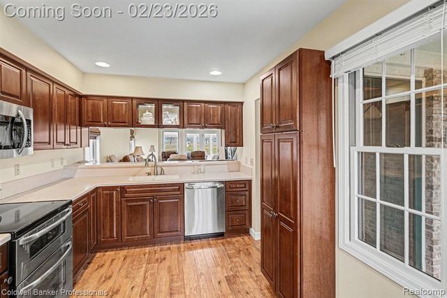 625 Rolling Hills Lane, Lapeer, MI 48446