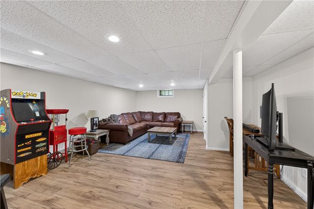 9 Milton Road, Barrington, RI 02806