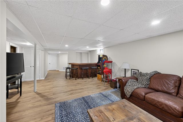 9 Milton Road, Barrington, RI 02806