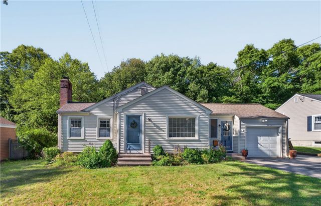 9 Milton Road, Barrington, RI 02806