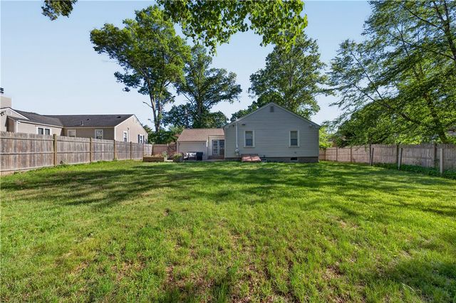9 Milton Road, Barrington, RI 02806