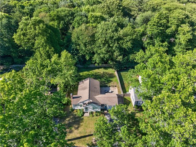 9 Milton Road, Barrington, RI 02806