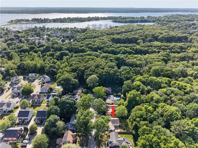 9 Milton Road, Barrington, RI 02806
