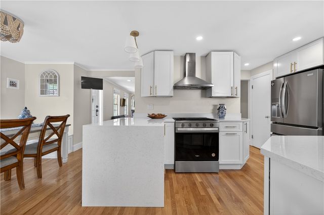 9 Milton Road, Barrington, RI 02806