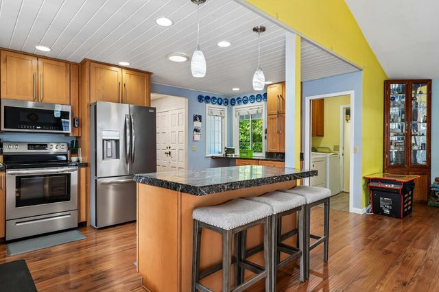 3611 Cambridge Rd, Cameron Park, CA 95682
