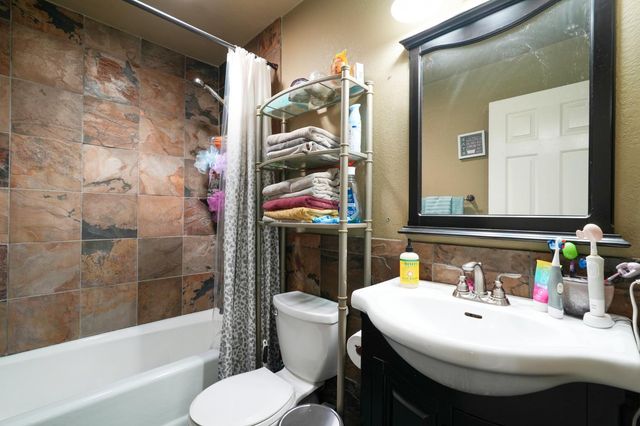 3611 Cambridge Rd, Cameron Park, CA 95682