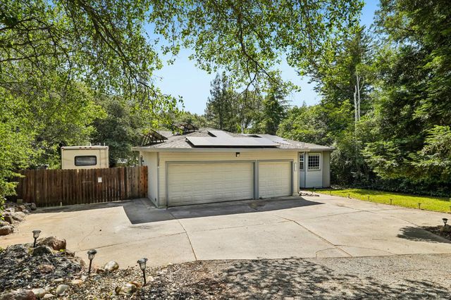 3611 Cambridge Rd, Cameron Park, CA 95682