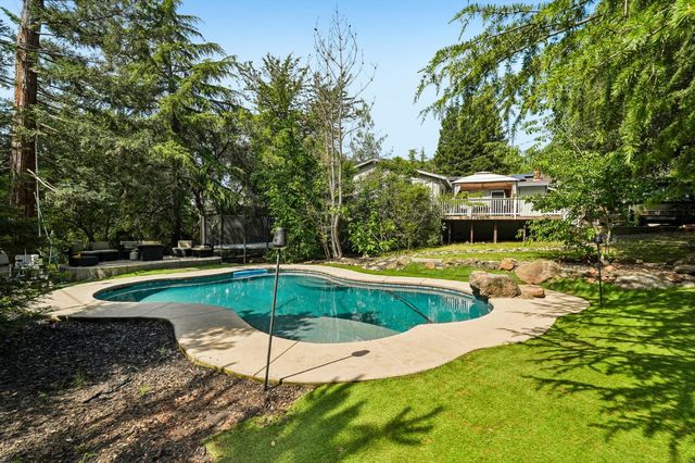 3611 Cambridge Rd, Cameron Park, CA 95682