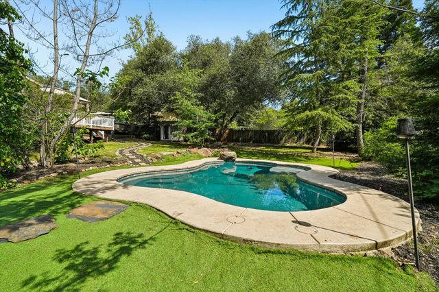 3611 Cambridge Rd, Cameron Park, CA 95682