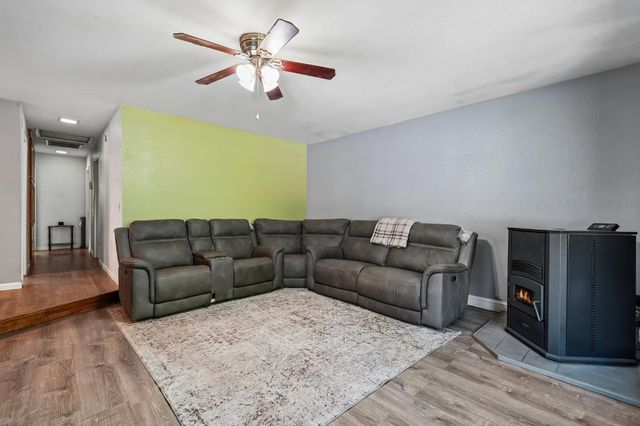 3611 Cambridge Rd, Cameron Park, CA 95682