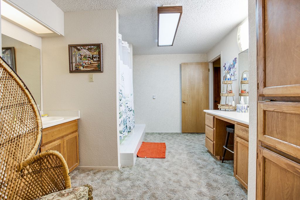 Image 17 of property listing at 5490 S State Highway 208, San Angelo, TX 76903