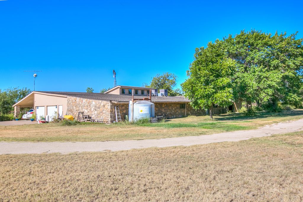 Image 26 of property listing at 5490 S State Highway 208, San Angelo, TX 76903