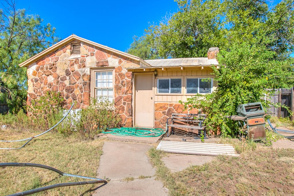 Image 34 of property listing at 5490 S State Highway 208, San Angelo, TX 76903