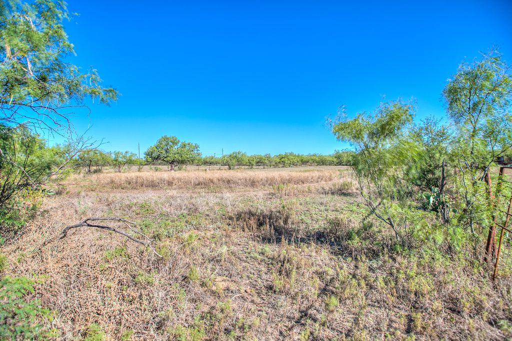 Image 35 of property listing at 5490 S State Highway 208, San Angelo, TX 76903