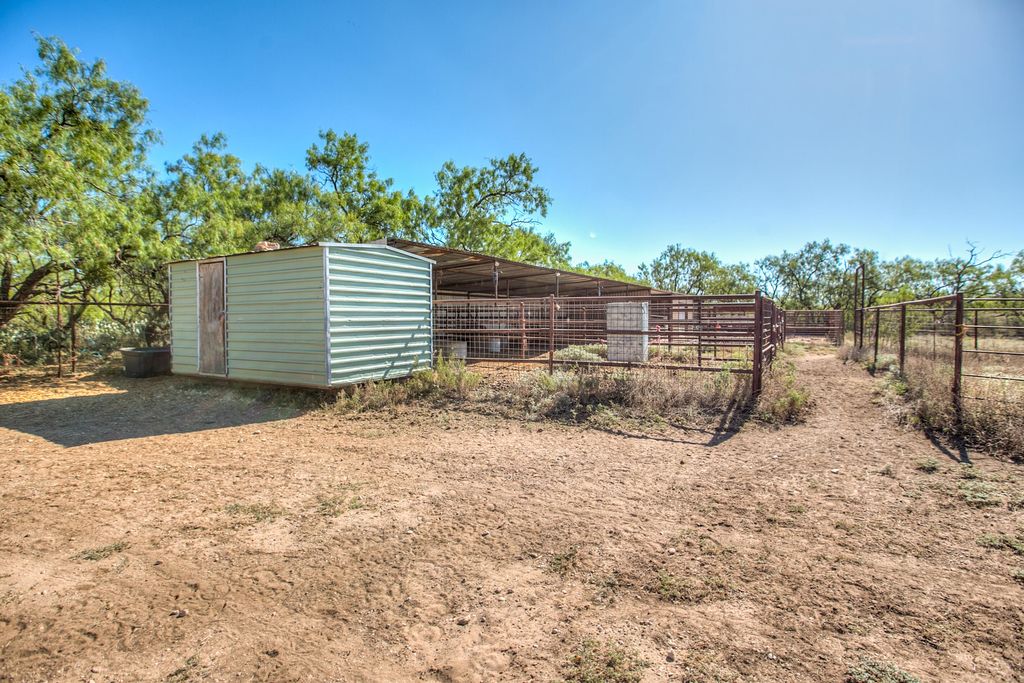 Image 41 of property listing at 5490 S State Highway 208, San Angelo, TX 76903