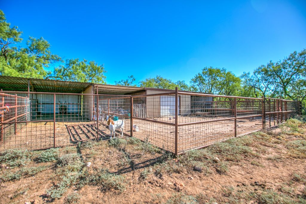 Image 43 of property listing at 5490 S State Highway 208, San Angelo, TX 76903