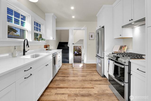 520 W Smith Street, Seattle, WA 98119