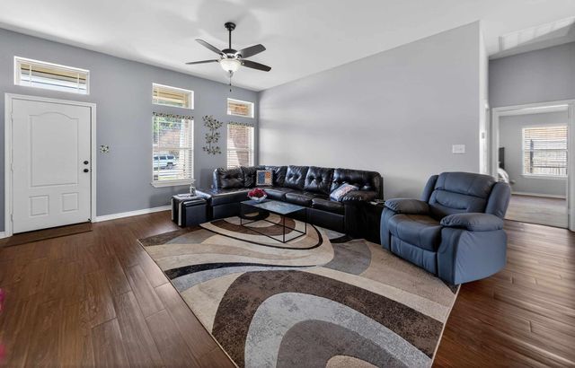 106 Ally Kate Dr, Chandler, TX 75758