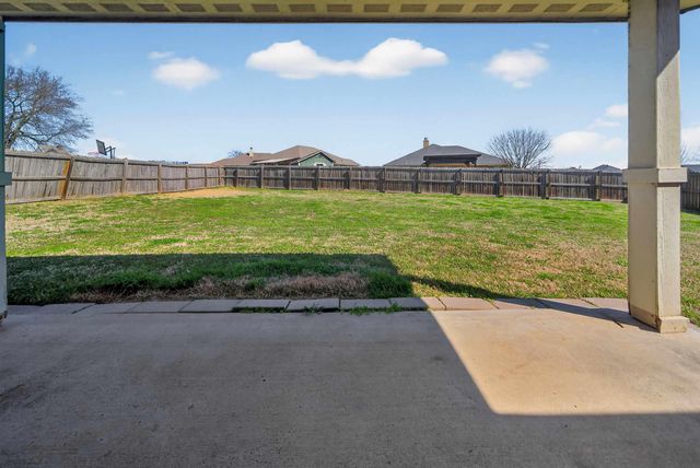 106 Ally Kate Dr, Chandler, TX 75758